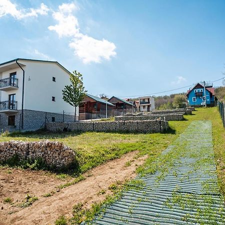 Hotel Gabion Garden à Podhájska Extérieur photo